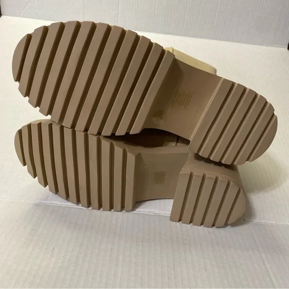 Steve Madden Womens Size 8 Chelsea Boots Beige Hesitant Round Toe Block Heel - Picture 8 of 9